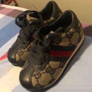 Gucci kid shoes